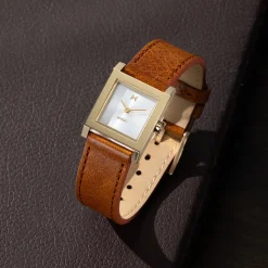 Women MVMT Square|Shop All^Marquee Square