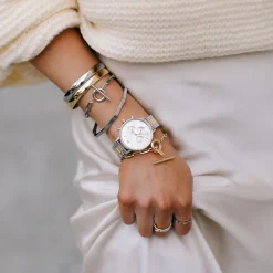 Women MVMT Round|Shop All^Nova