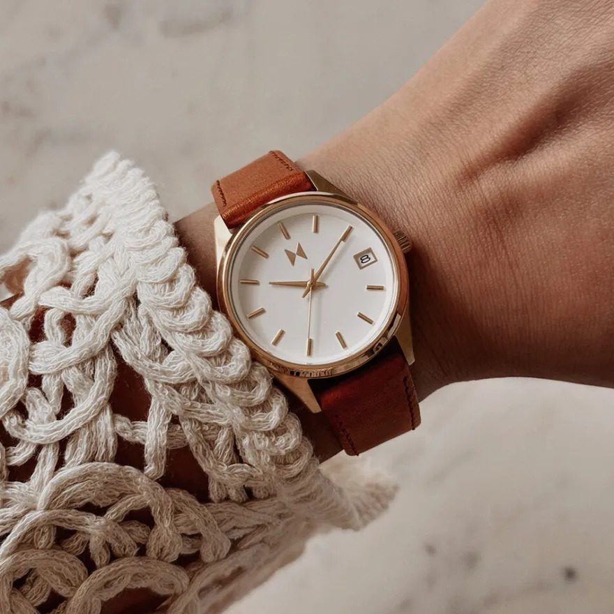 Women MVMT Round|Shop All^Rise Boyfriend