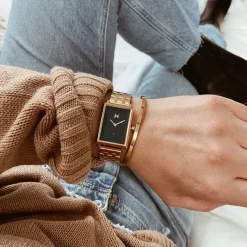 Women MVMT Rectangle|Shop All^Signature Square