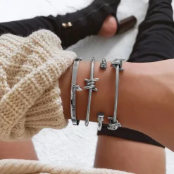 Women MVMT Cuffs|Bracelets^Single Barbed Cuff